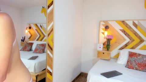 Nicole Haley online show from February 21, 11:44 am