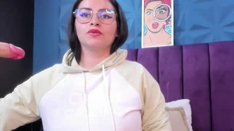 Snapshot of nicole_jonss chatting on May 16, 12:07 am Nicole online show from May 16, 12:07 am