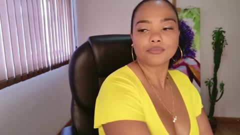 Snapshot of nicole_lushh chatting on June 1, 5:25 pm nicole_lushh online show from June 1, 5:25 pm