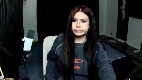 Snapshot of nicole_pretty_ chatting on March 17, 2:42 pm Nicole online show from March 17, 2:42 pm