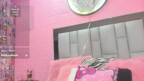 Snapshot of nicole_rosales chatting on September 25, 8:12 pm nicole_rosales online show from September 25, 8:12 pm