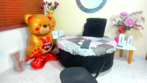 Nicole Santana online show from April 29, 10:16 pm