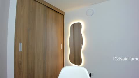 Snapshot of nicole_whitee chatting on February 2, 3:54 am N A T A L I A online show from February 2, 3:54 am