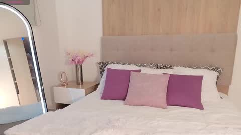 N A T A L I A online show from December 20, 2:29 am