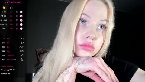 Snapshot of nicole_yo chatting on January 18, 6:45 am Mary online show from January 18, 6:45 am