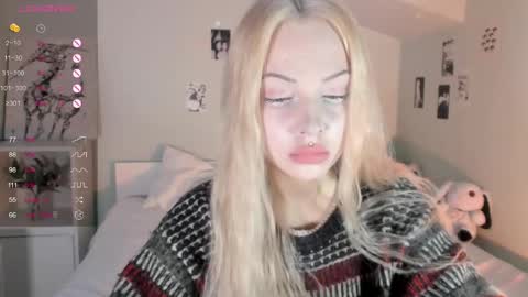 Snapshot of nicole_yo chatting on February 20, 8:17 am Mary online show from February 20, 8:17 am