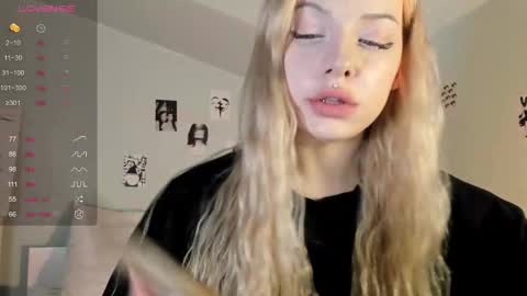 Snapshot of nicole_yo chatting on February 28, 5:04 pm Mary online show from February 28, 5:04 pm