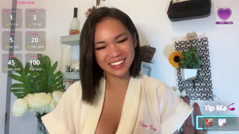 Snapshot of nicolecellini chatting on February 7, 2:10 pm NICOLE online show from February 7, 2:10 pm