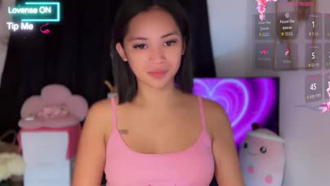 Snapshot of nicolecellini chatting on February 24, 2:15 pm NICOLE online show from February 24, 2:15 pm