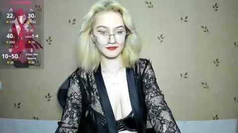 Snapshot of nicoledaviss_ chatting on July 18, 7:17 pm NicoleDavis online show from July 18, 7:17 pm