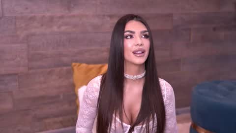 Nicole online show from October 18, 7:53 am