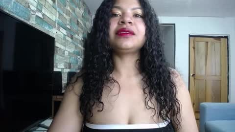 Snapshot of nicoleebon chatting on September 30, 1:05 pm Nicole online show from September 30, 1:05 pm