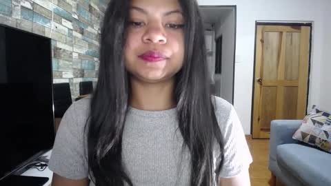 Snapshot of nicoleebon chatting on October 4, 9:40 am Nicole online show from October 4, 9:40 am