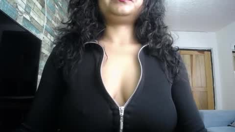 Snapshot of nicoleebon chatting on May 25, 6:03 pm Nicole online show from May 25, 6:03 pm