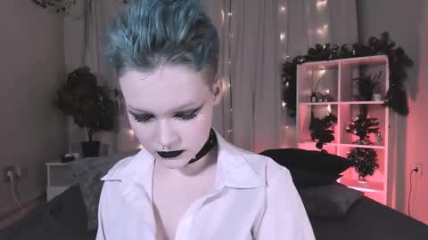 Nicole online show from December 20, 8:55 pm