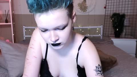 Nicole online show from December 31, 6:37 am