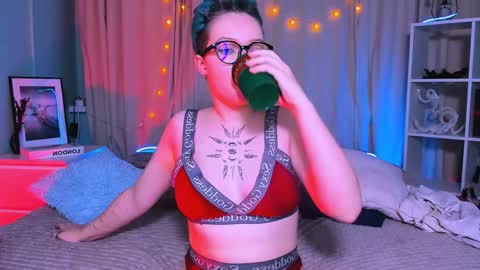 Nicole online show from January 19, 11:32 pm