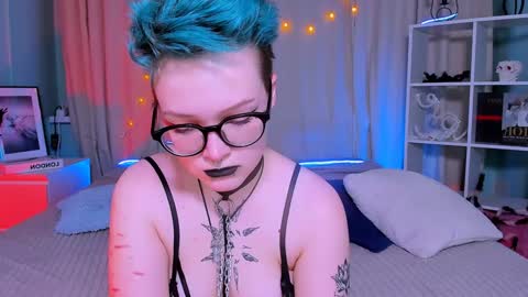 Nicole online show from January 23, 3:37 am