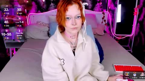 Nicole online show from September 25, 8:45 pm