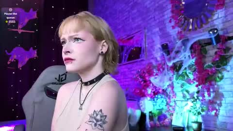 Nicole online show from October 22, 8:52 pm