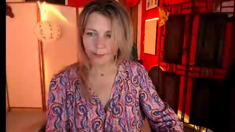 nicolehits online show from June 12, 9:08 am