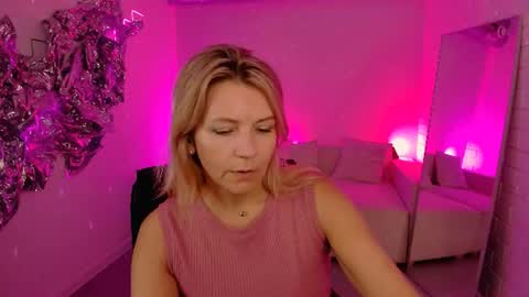 nicolehits online show from June 20, 9:12 am