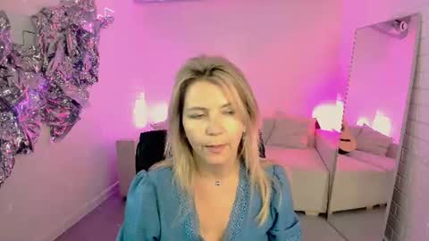 nicolehits online show from June 21, 9:01 am