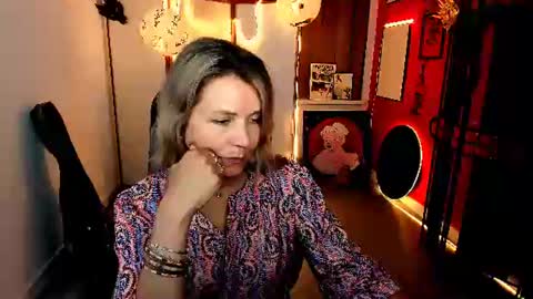 nicolehits online show from July 26, 1:07 pm