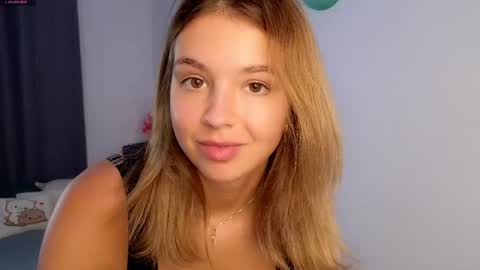 Snapshot of nicolelevis chatting on May 8, 7:41 pm Nicole online show from May 8, 7:41 pm