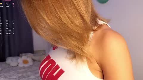 Snapshot of nicolelevis chatting on May 26, 6:59 pm Nicole online show from May 26, 6:59 pm