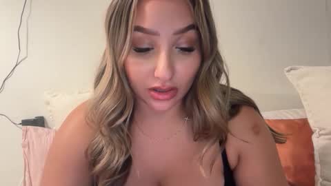 nicolelovesyou444 online show from November 6, 5:19 am