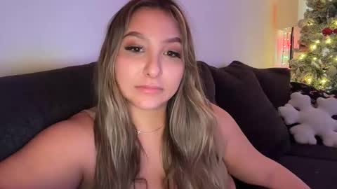 nicolelovesyou444 online show from December 17, 5:30 pm