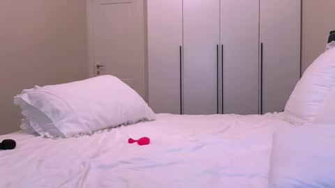 Nicole online show from November 10, 5:06 am