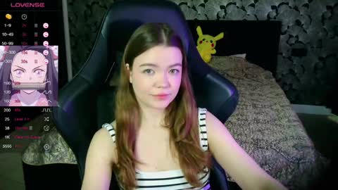 Snapshot of nicolemeew chatting on April 12, 6:29 am NicoleMeew online show from April 12, 6:29 am
