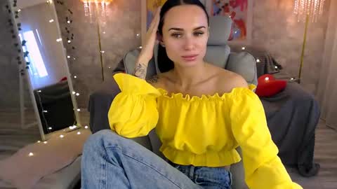Nicole online show from June 24, 4:17 pm