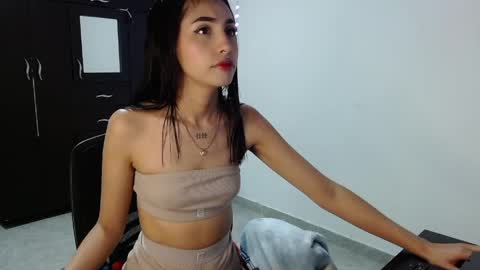 Snapshot of nicoletta_c66 chatting on April 15, 9:37 pm Nicole online show from April 15, 9:37 pm