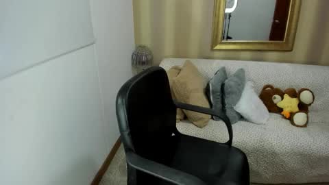 Snapshot of nicolettcolin chatting on September 22, 8:22 pm Nicolettcolin  online show from September 22, 8:22 pm