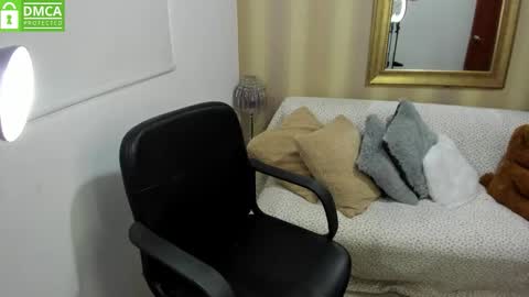 Snapshot of nicolettcolin chatting on September 30, 6:24 pm Nicolettcolin  online show from September 30, 6:24 pm