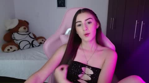 nicoll_28 online show from October 26, 8:26 pm