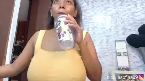 Snapshot of nicolle4 chatting on June 16, 6:10 pm nicolle4 online show from June 16, 6:10 pm