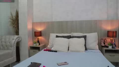 Snapshot of nicolle_alvarez chatting on June 3, 11:35 am Nicolle Alvarez online show from June 3, 11:35 am