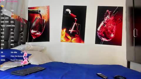 Snapshot of nicolle_hanks1 chatting on November 13, 2:32 am nicolle_hanks1 online show from November 13, 2:32 am