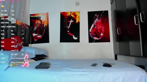 Snapshot of nicolle_hanks1 chatting on February 12, 2:17 am nicolle_hanks1 online show from February 12, 2:17 am