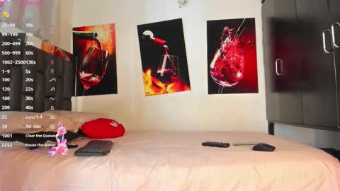 Snapshot of nicolle_hanks1 chatting on February 26, 2:10 am nicolle_hanks1 online show from February 26, 2:10 am