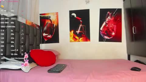 Snapshot of nicolle_hanks1 chatting on April 25, 2:25 am nicolle_hanks1 online show from April 25, 2:25 am