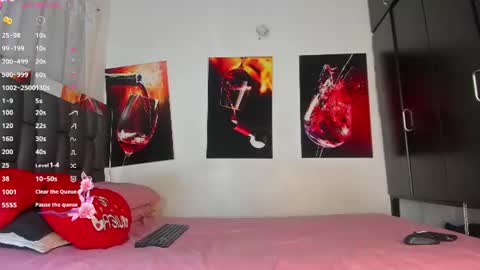 Snapshot of nicolle_hanks1 chatting on June 23, 2:09 am nicolle_hanks1 online show from June 23, 2:09 am