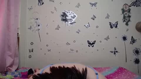 nicolle_sky online show from December 5, 1:52 pm