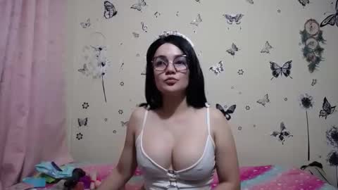 nicolle_sky online show from March 14, 8:53 am