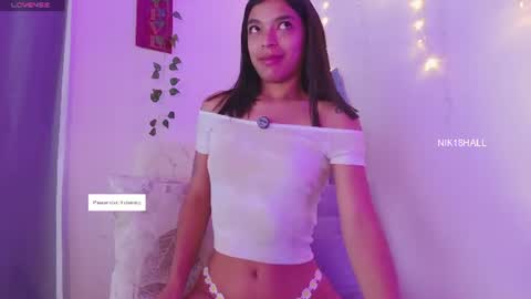 Snapshot of nicolle_swt chatting on June 24, 12:15 pm Nicolle online show from June 24, 12:15 pm