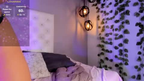 Nicolle online show from July 9, 2:32 pm